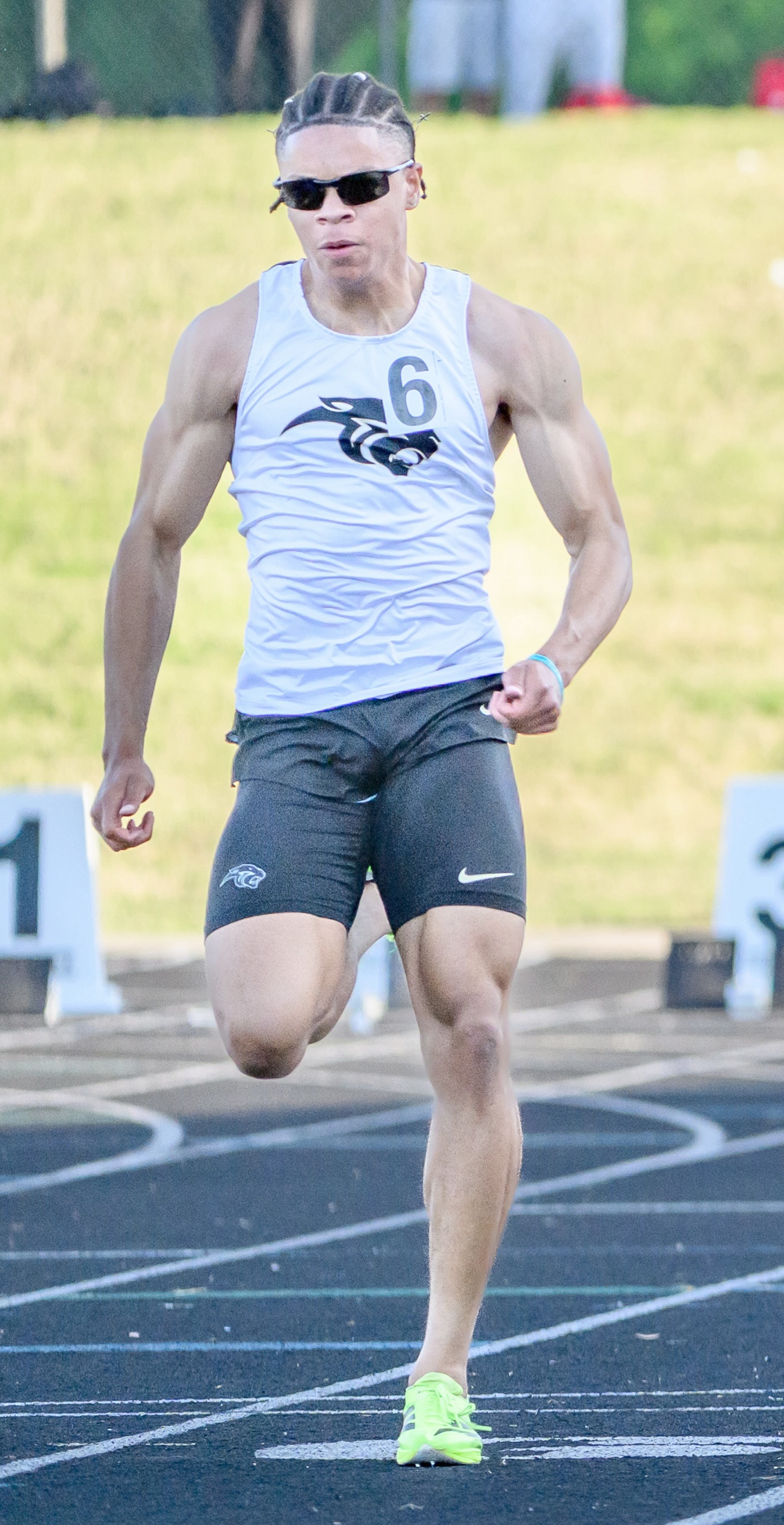 Terry, Tran qualify for state track meet