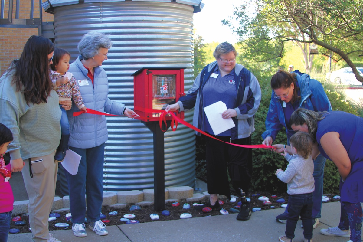 Little Free Library brings new stories to Murphy